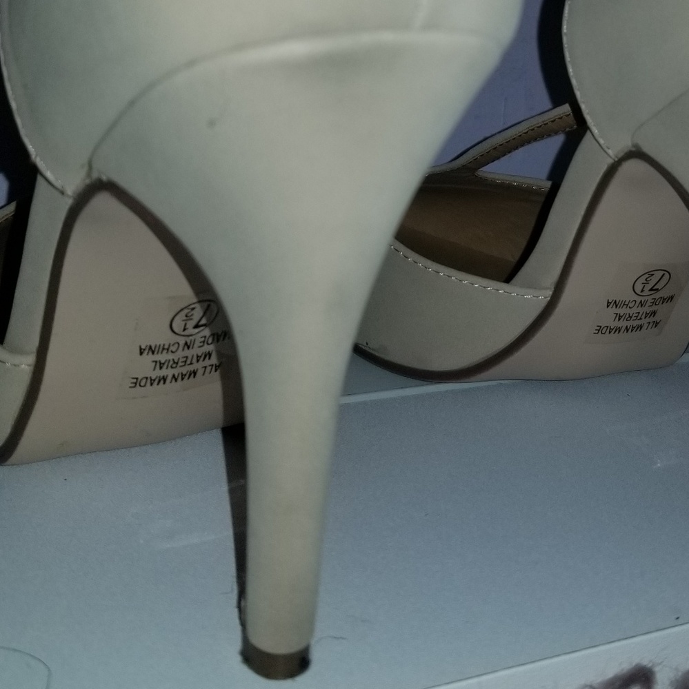 Shoes - Picture 2 of 4